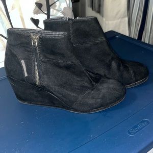 Ladies low cut boots size 7